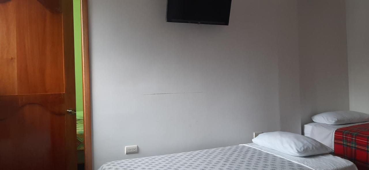 Hostal Miconia Пуэрто-Айора Экстерьер фото