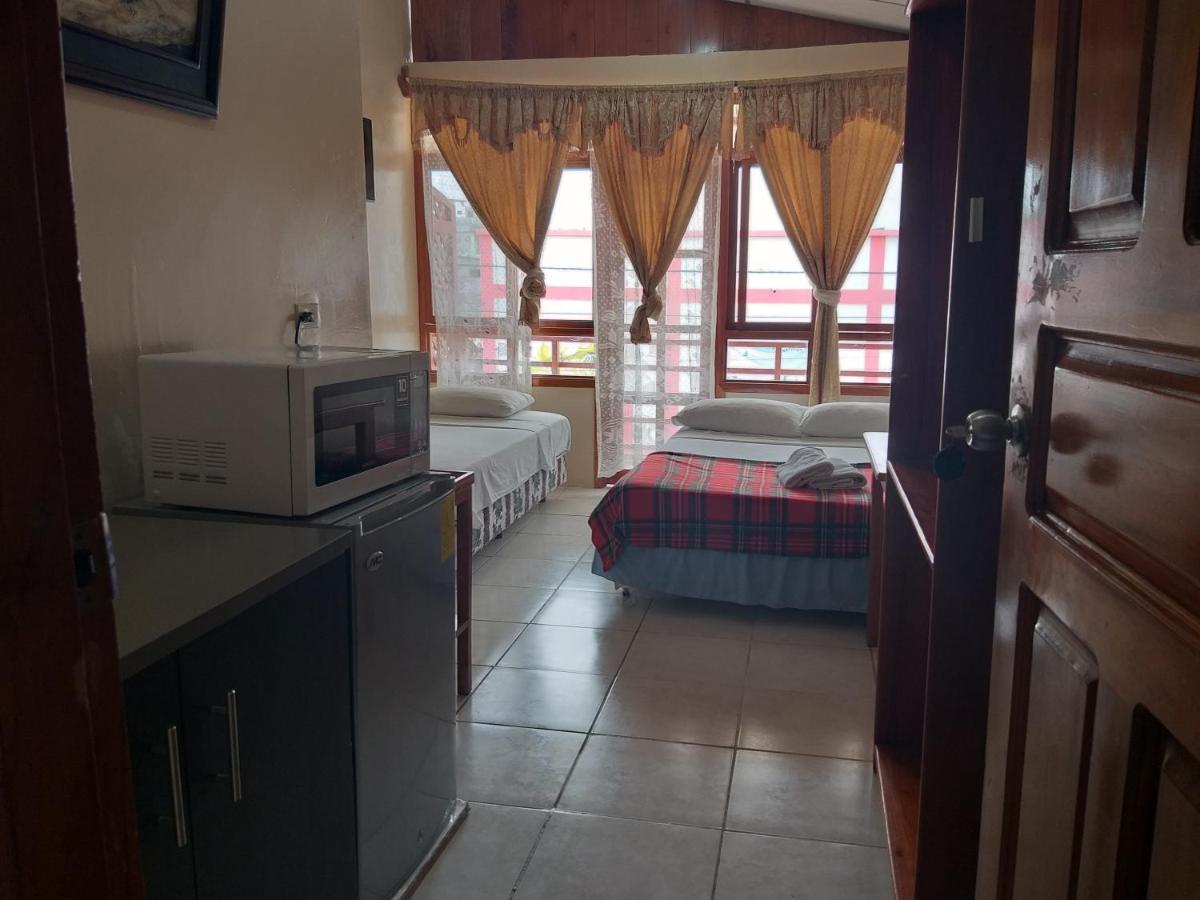 Hostal Miconia Пуэрто-Айора Экстерьер фото