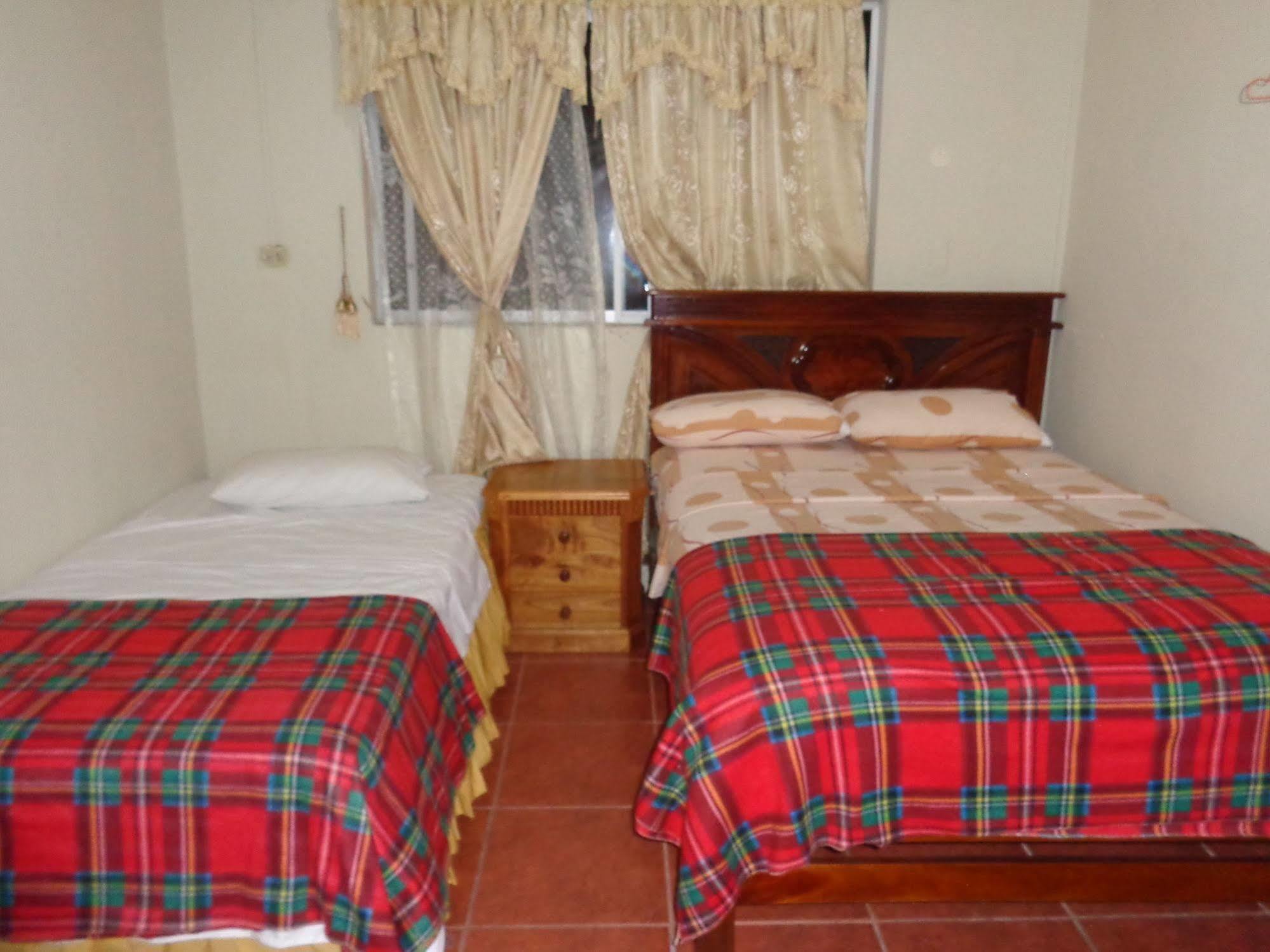 Hostal Miconia Пуэрто-Айора Экстерьер фото