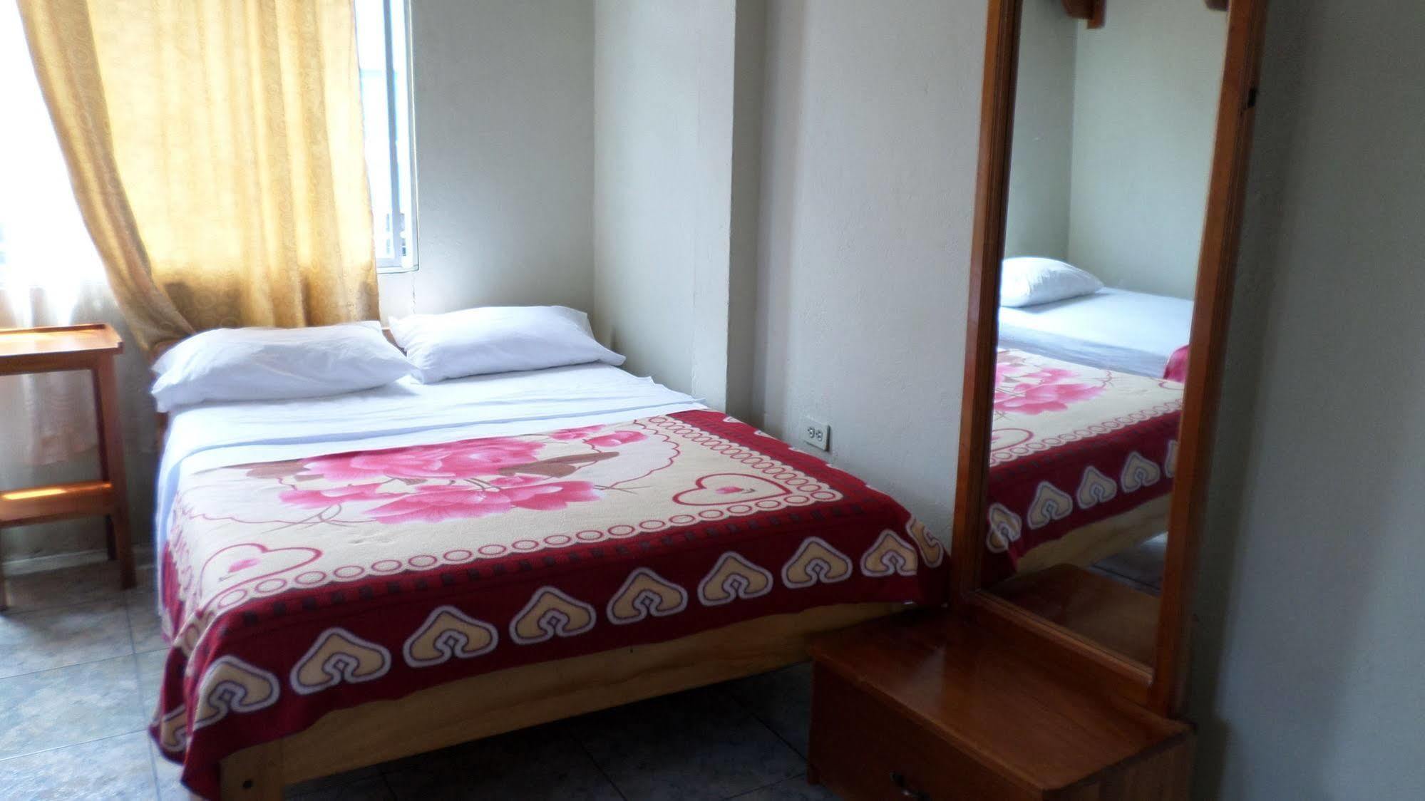 Hostal Miconia Пуэрто-Айора Экстерьер фото